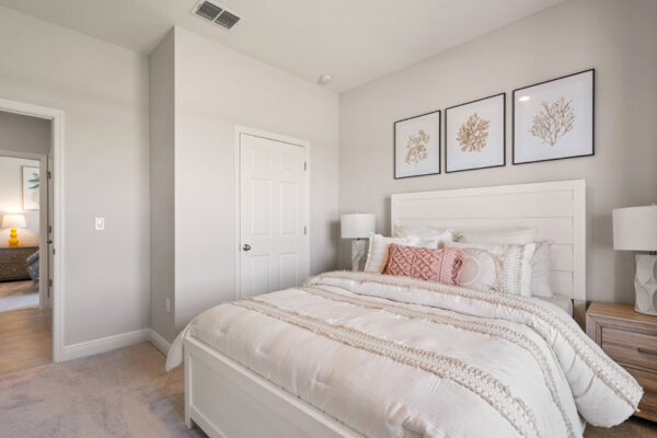 Holiday Builders Biscayne sales center in Spirit of Sebastian.