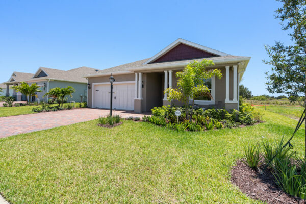 Holiday Builders Biscayne sales center in Spirit of Sebastian.