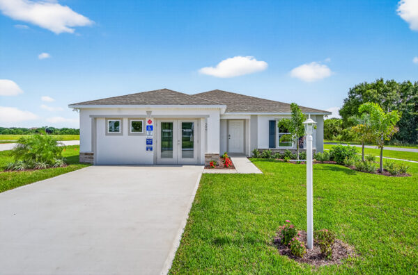 The exterior of the Queen floorplan from the Value Collection by Holiday Builders