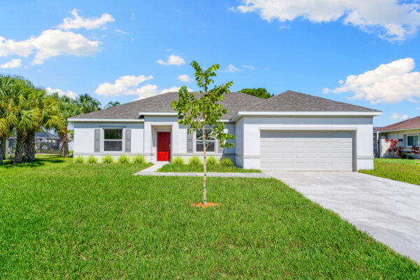 The exterior of the Siesta floorplan from the Cornerstone collection by Holiday Builders.